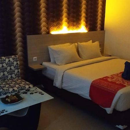 Mel'S Inn Manado Zewnętrze zdjęcie