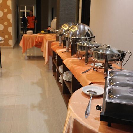 Mel'S Inn Manado Zewnętrze zdjęcie