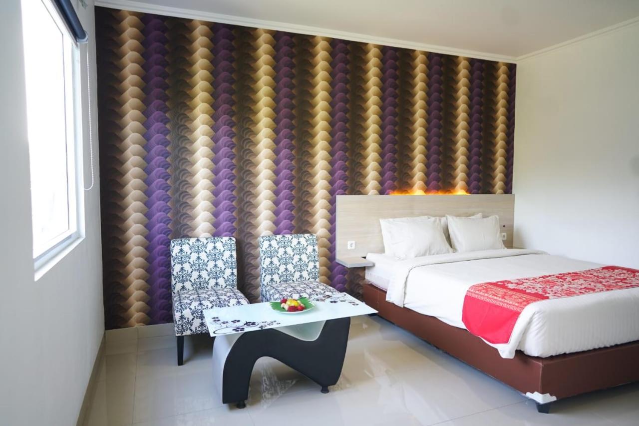 Mel'S Inn Manado Zewnętrze zdjęcie