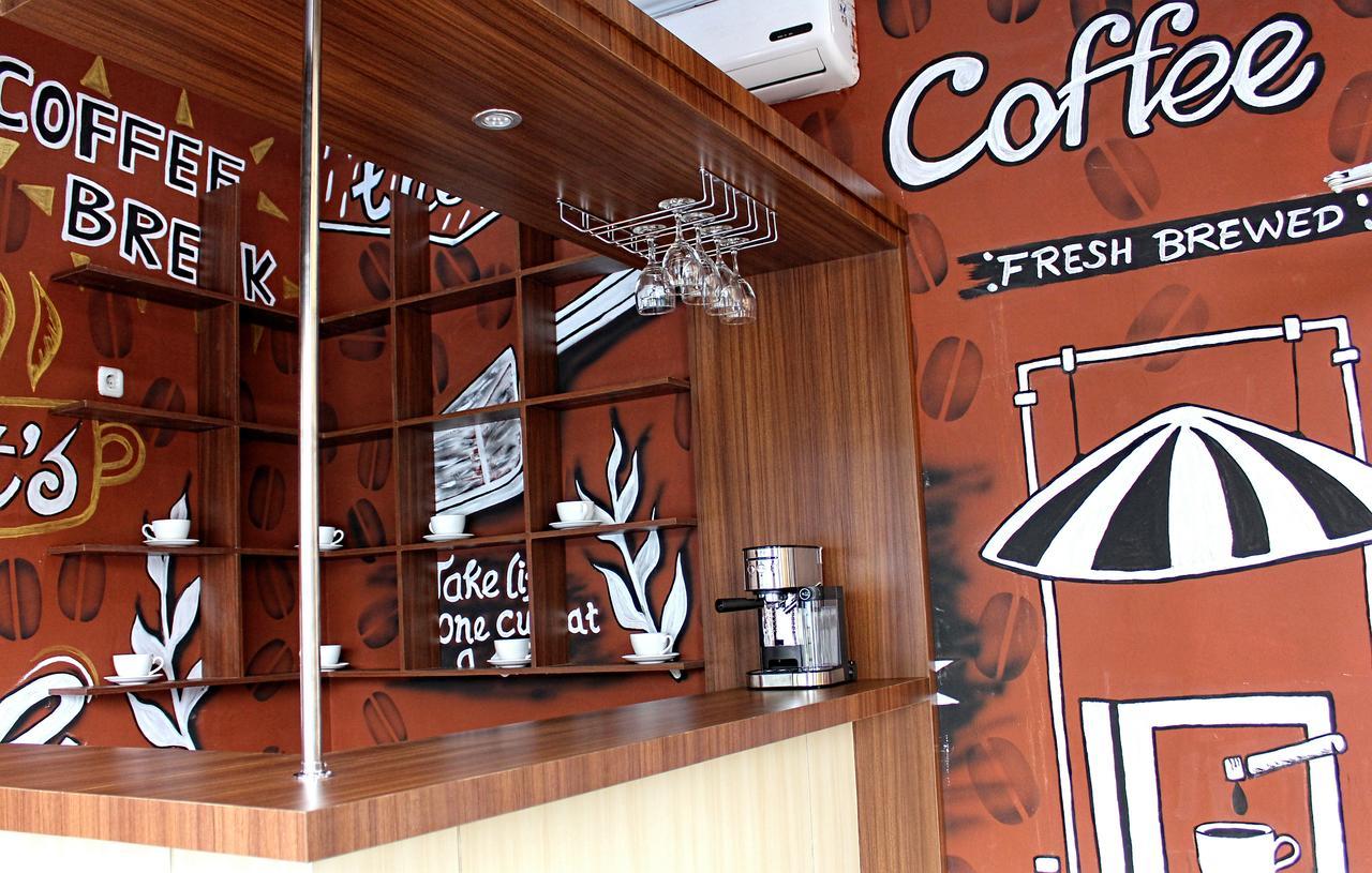 Mel'S Inn Manado Zewnętrze zdjęcie