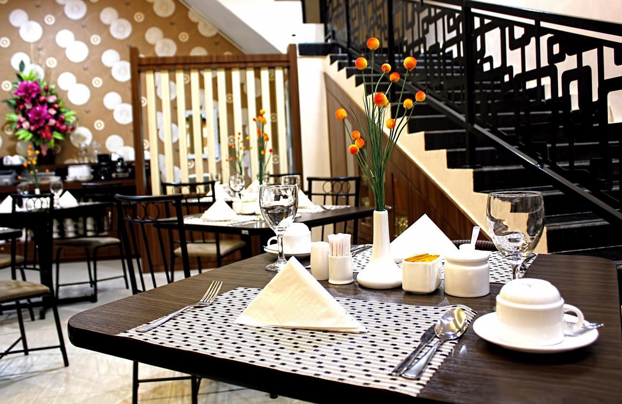 Mel'S Inn Manado Zewnętrze zdjęcie