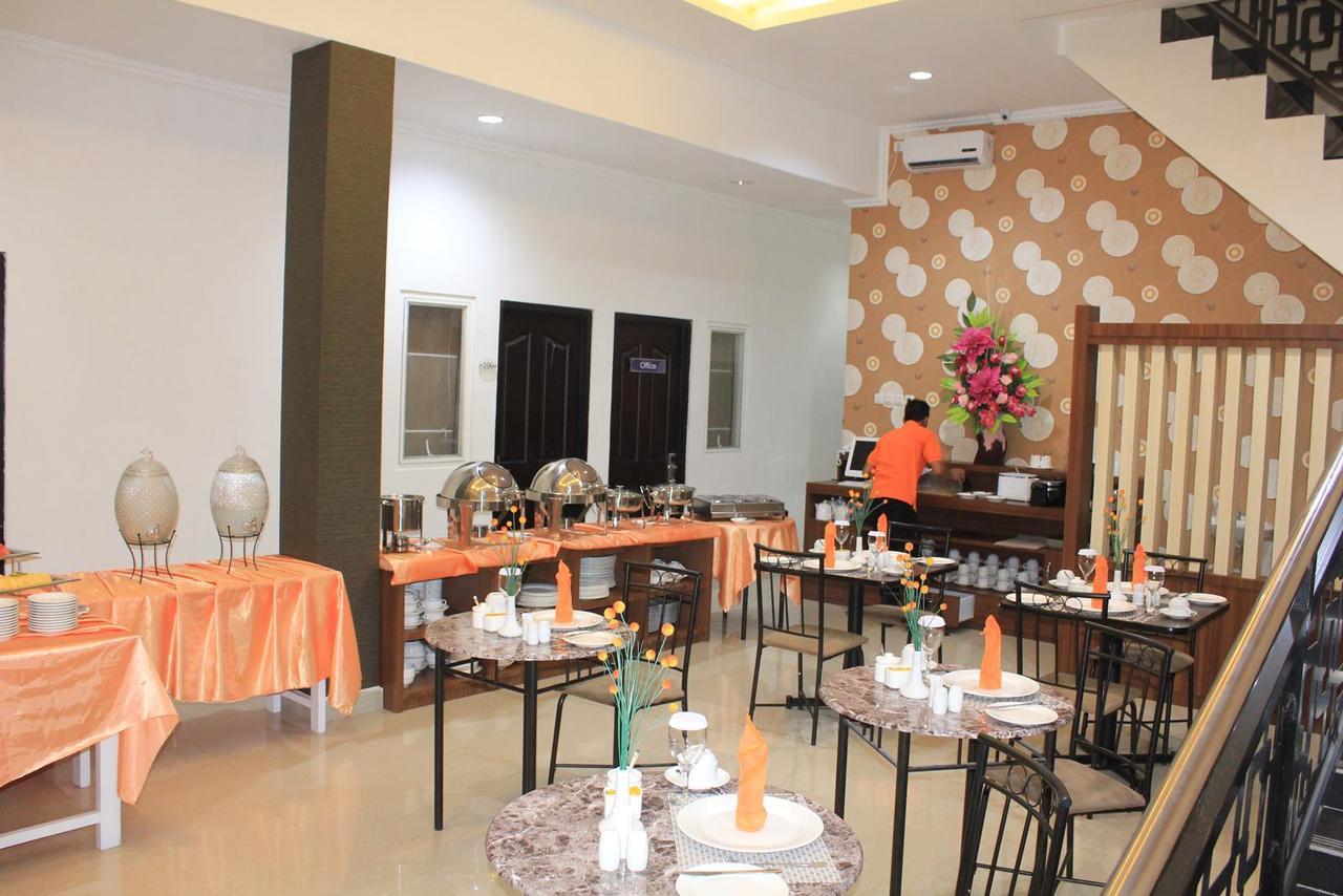 Mel'S Inn Manado Zewnętrze zdjęcie
