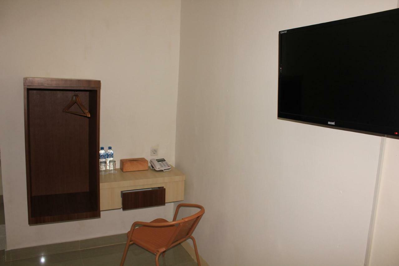 Mel'S Inn Manado Zewnętrze zdjęcie